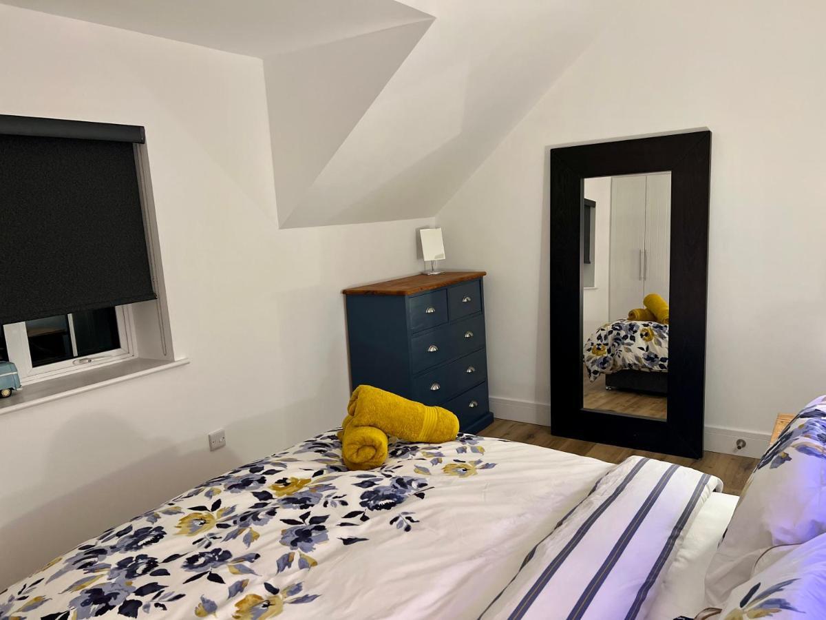 Apple Tree Apartment Hensol Εξωτερικό φωτογραφία