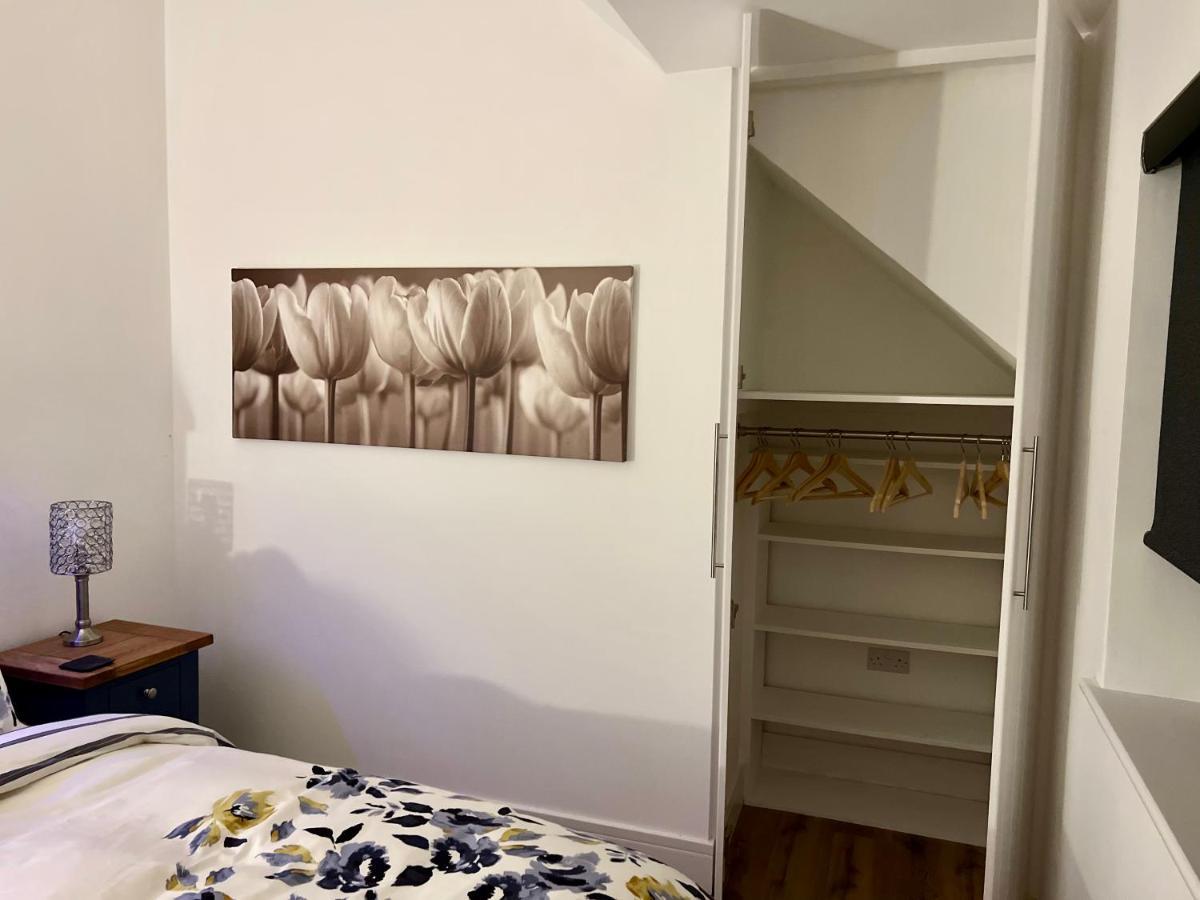 Apple Tree Apartment Hensol Εξωτερικό φωτογραφία