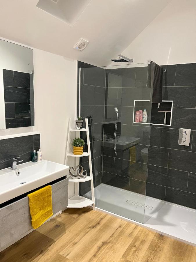 Apple Tree Apartment Hensol Εξωτερικό φωτογραφία